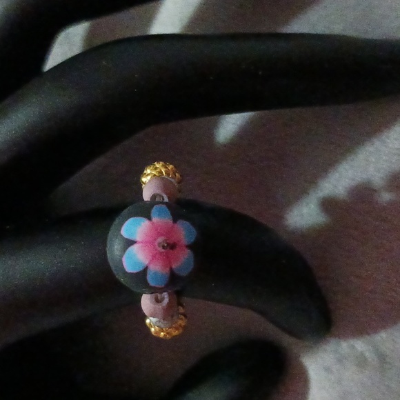 Ring - Picture 1 of 4